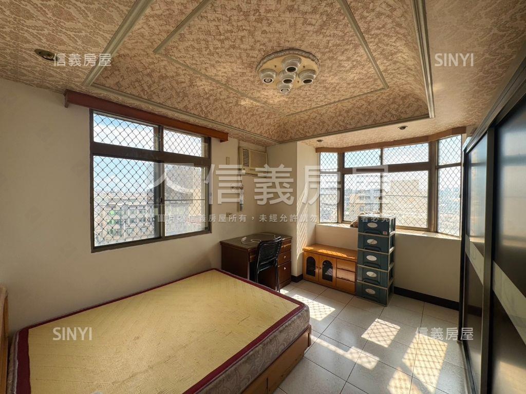 近中山路三面採光三房車位房屋室內格局與周邊環境