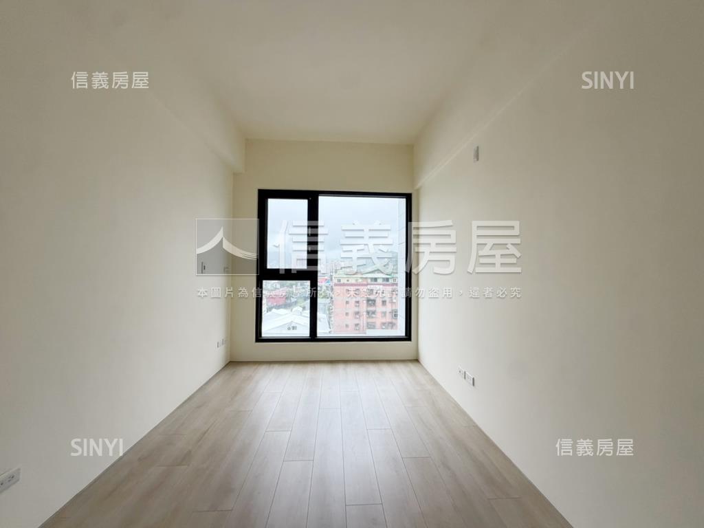 青沐次頂樓雙主臥三房房屋室內格局與周邊環境