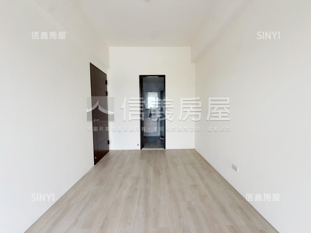 青沐次頂樓雙主臥三房房屋室內格局與周邊環境