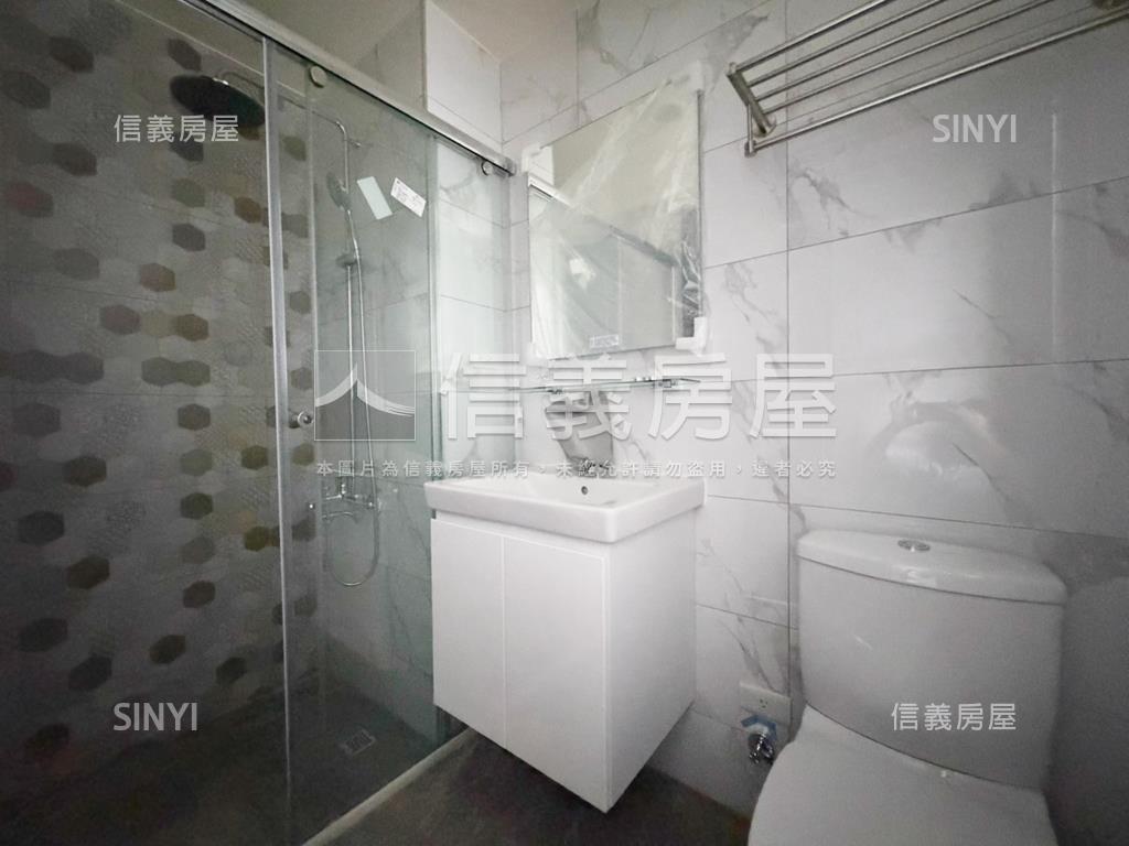 青沐次頂樓雙主臥三房房屋室內格局與周邊環境