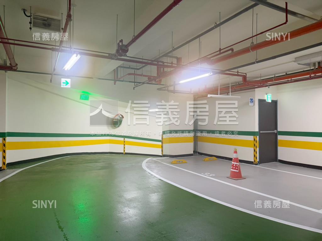 青沐次頂樓雙主臥三房房屋室內格局與周邊環境