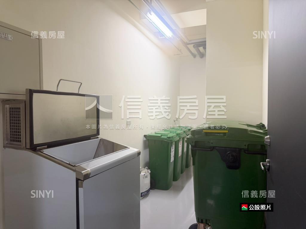 青沐次頂樓雙主臥三房房屋室內格局與周邊環境