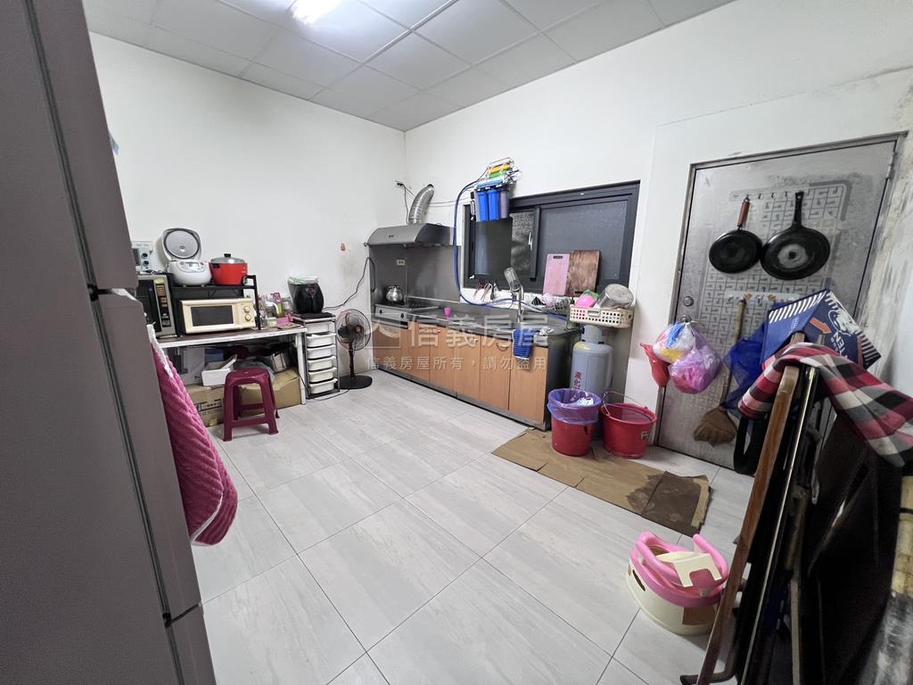 近松竹國小活路孝親房透天房屋室內格局與周邊環境