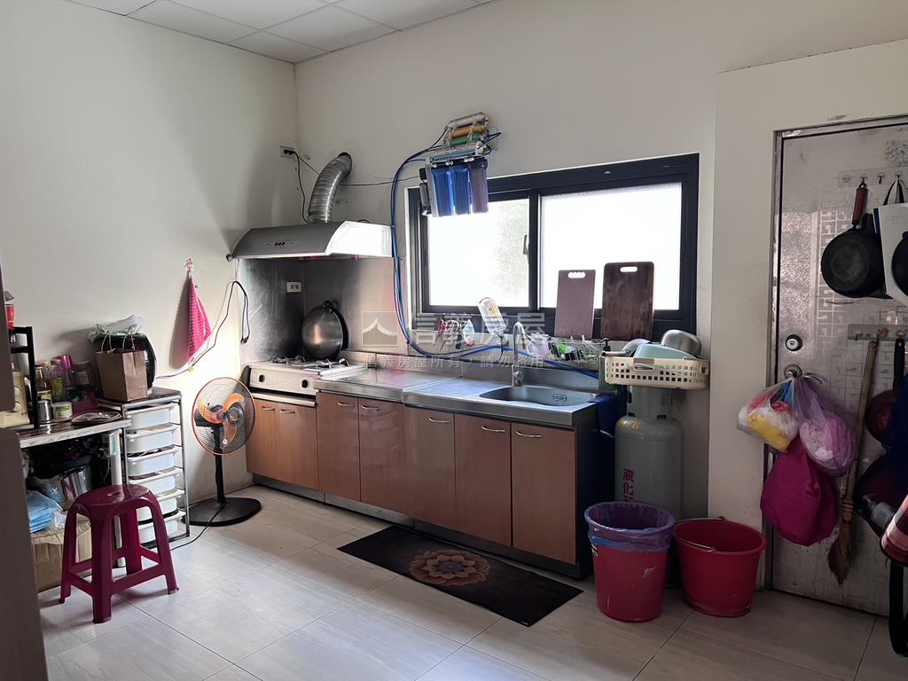 近松竹國小活路孝親房透天房屋室內格局與周邊環境