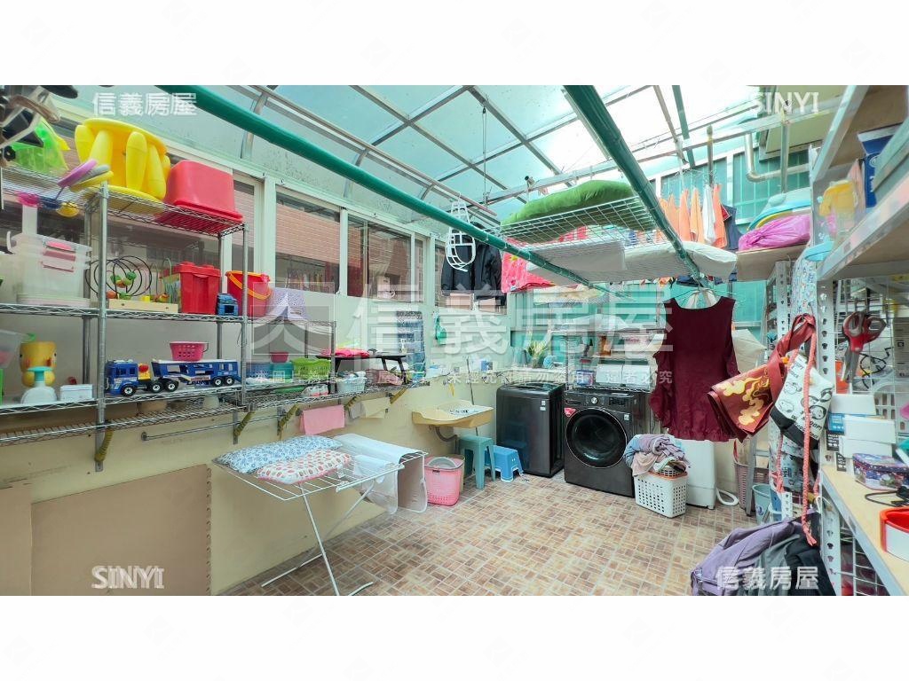 成功興隆大面寬臨路美透天房屋室內格局與周邊環境