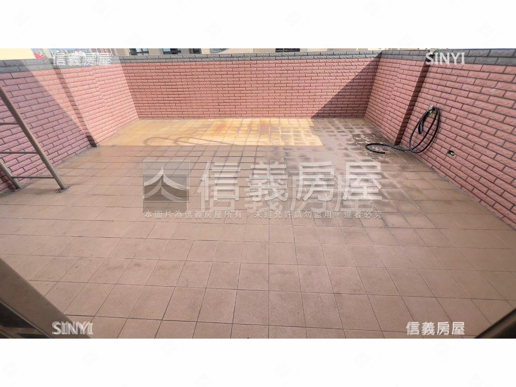 成功興隆大面寬臨路美透天房屋室內格局與周邊環境