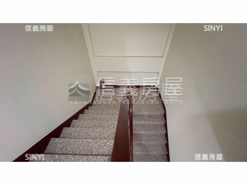 成功興隆大面寬臨路美透天房屋室內格局與周邊環境