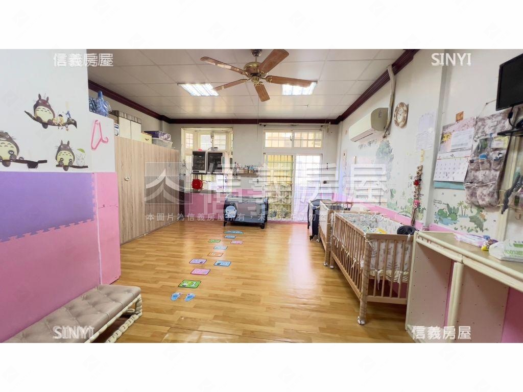 成功興隆大面寬臨路美透天房屋室內格局與周邊環境
