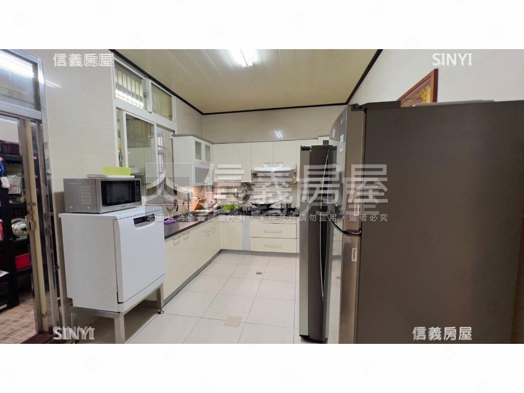 成功興隆大面寬臨路美透天房屋室內格局與周邊環境