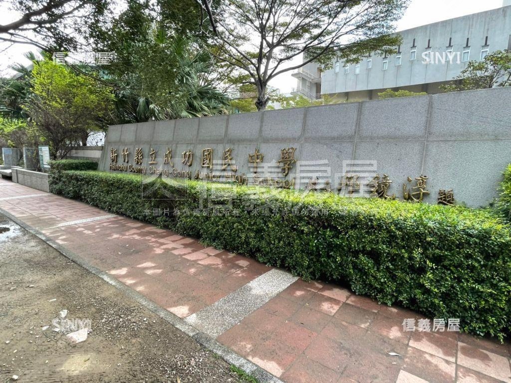 成功興隆大面寬臨路美透天房屋室內格局與周邊環境