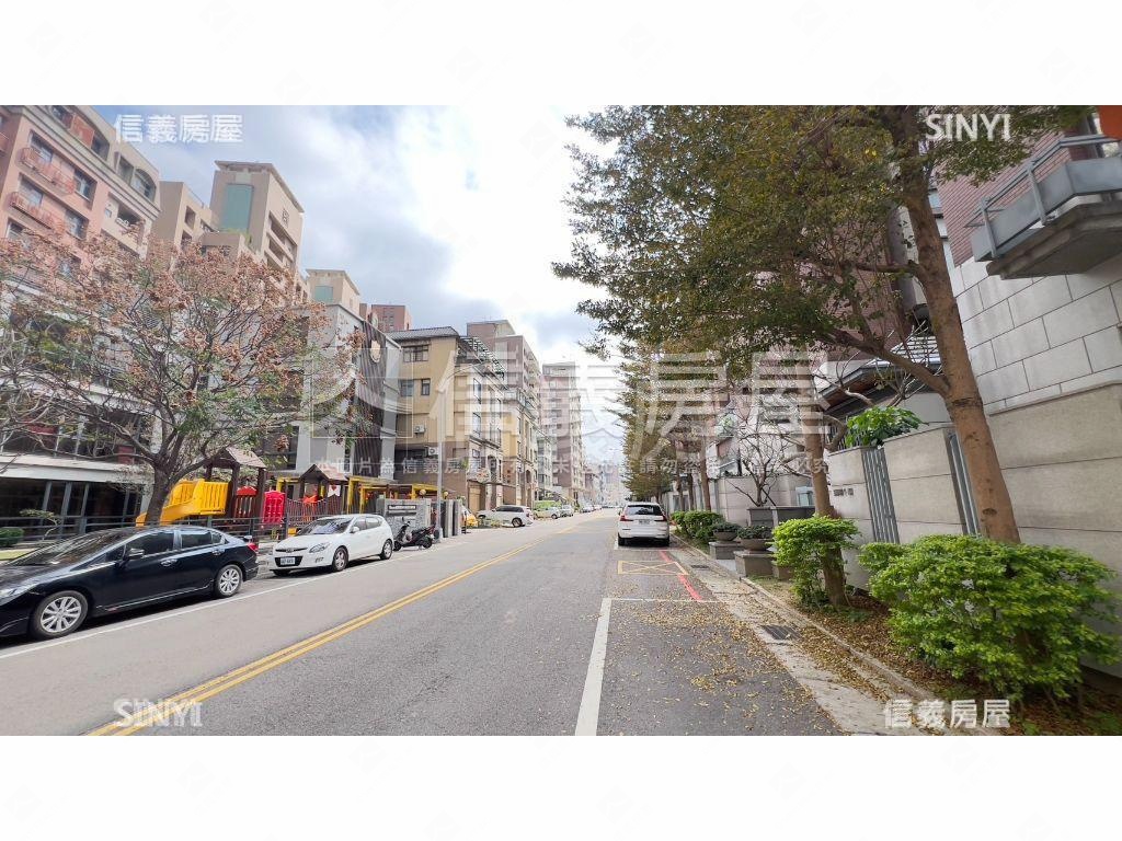 成功興隆大面寬臨路美透天房屋室內格局與周邊環境