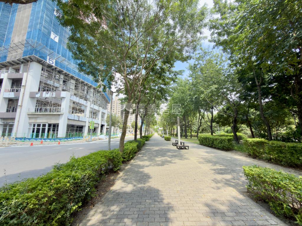 亞昕森中央１８樓房屋室內格局與周邊環境