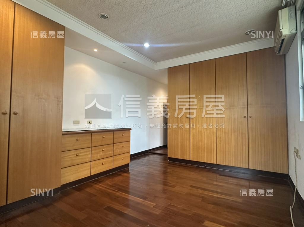 אֵל近捷運公寓三樓房屋室內格局與周邊環境