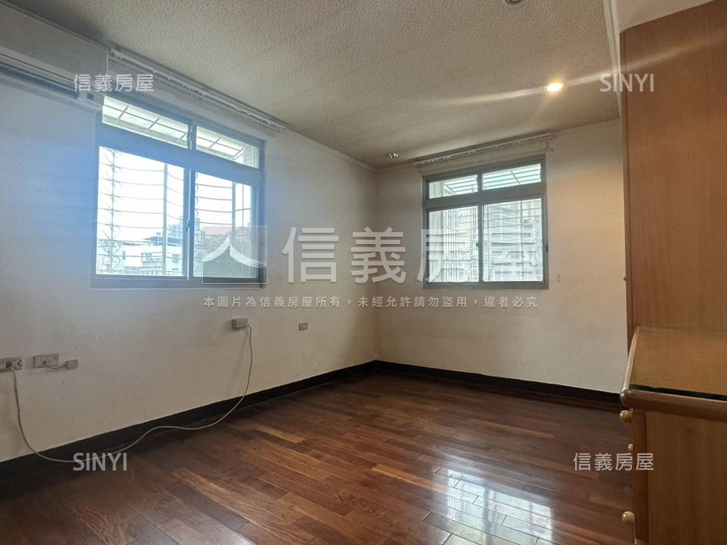 אֵל近捷運公寓三樓房屋室內格局與周邊環境