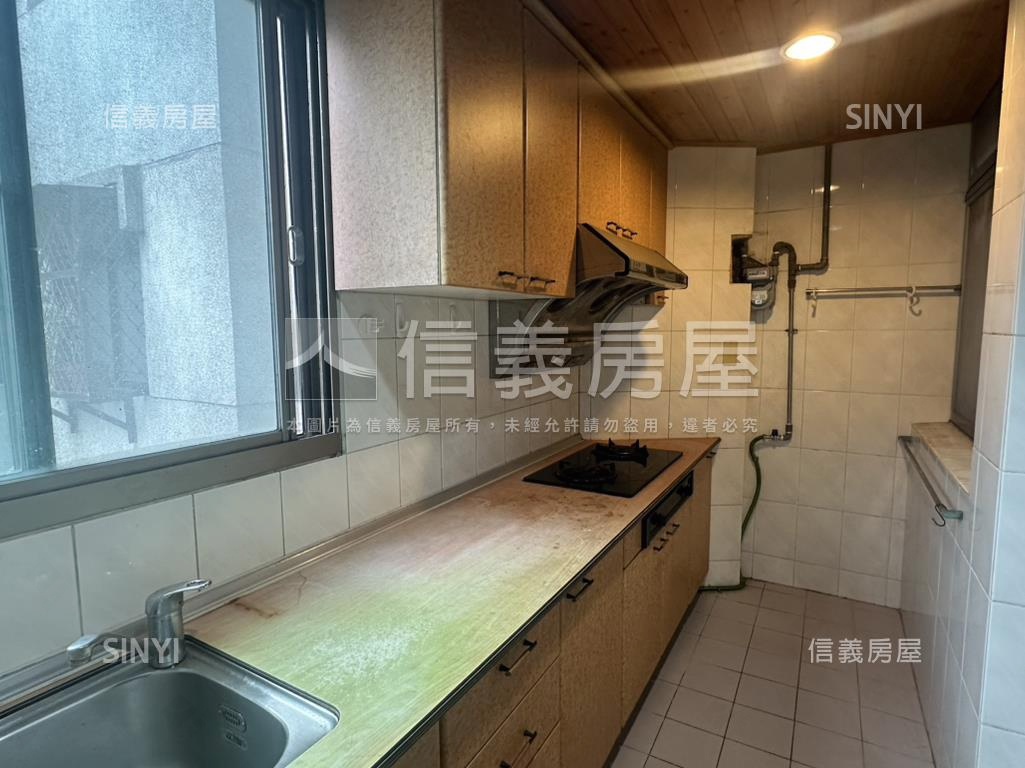 אֵל近捷運公寓三樓房屋室內格局與周邊環境