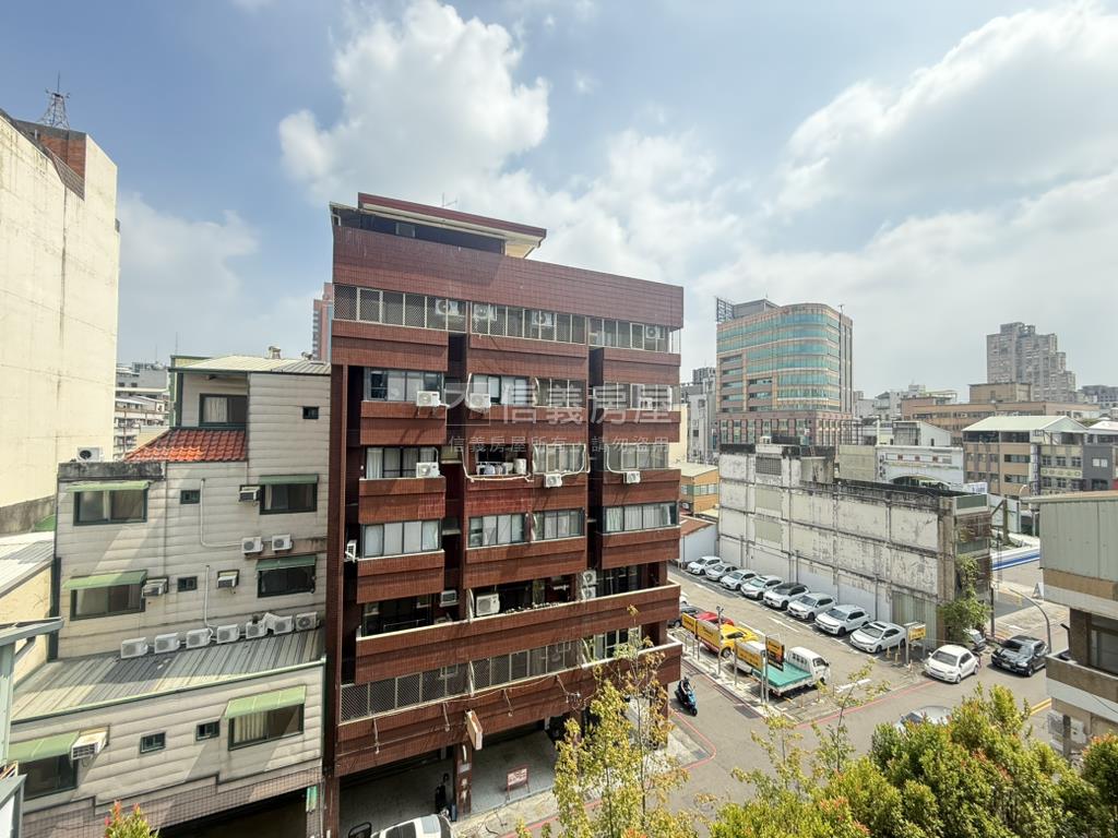 西區鑫大略Ｇｉｎｎ房屋室內格局與周邊環境