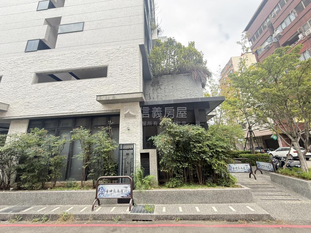 西區鑫大略Ｇｉｎｎ房屋室內格局與周邊環境