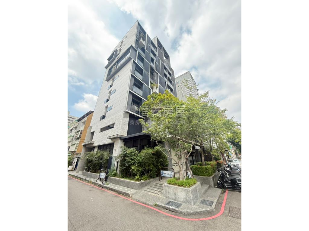 西區鑫大略Ｇｉｎｎ房屋室內格局與周邊環境
