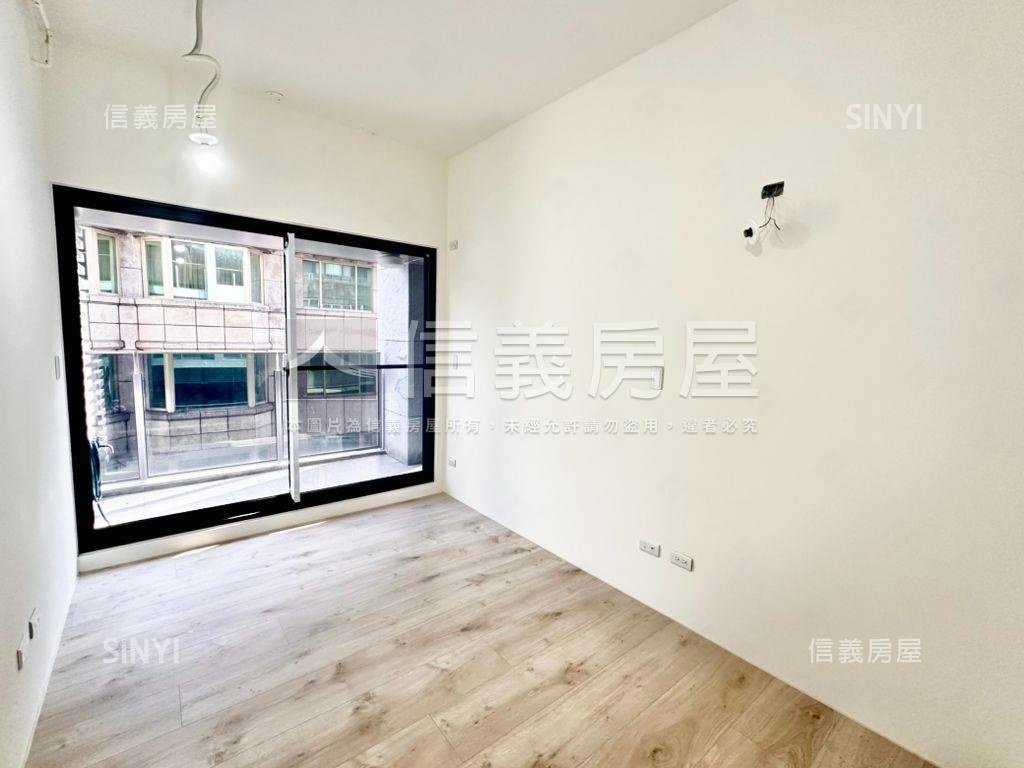 大安名人巷屋齡新３房房屋室內格局與周邊環境