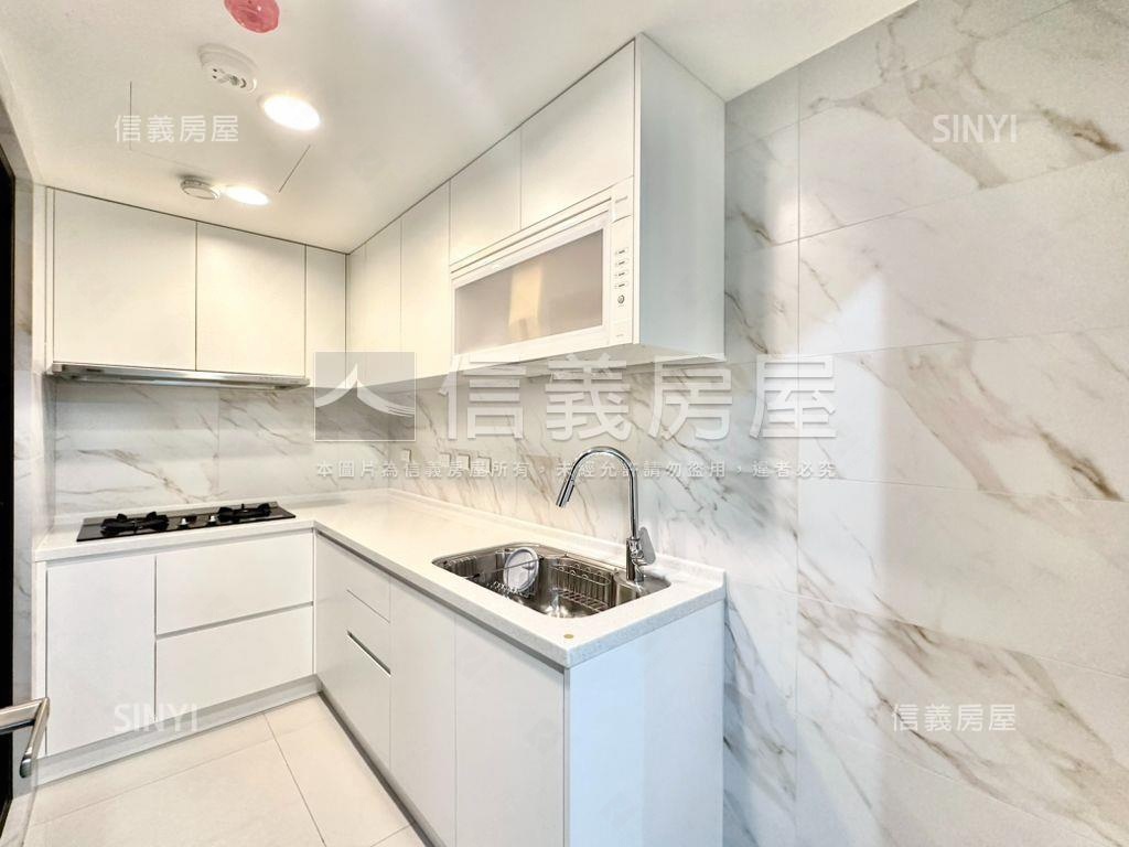 大安名人巷屋齡新３房房屋室內格局與周邊環境