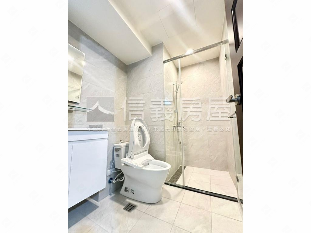 大安名人巷屋齡新３房房屋室內格局與周邊環境