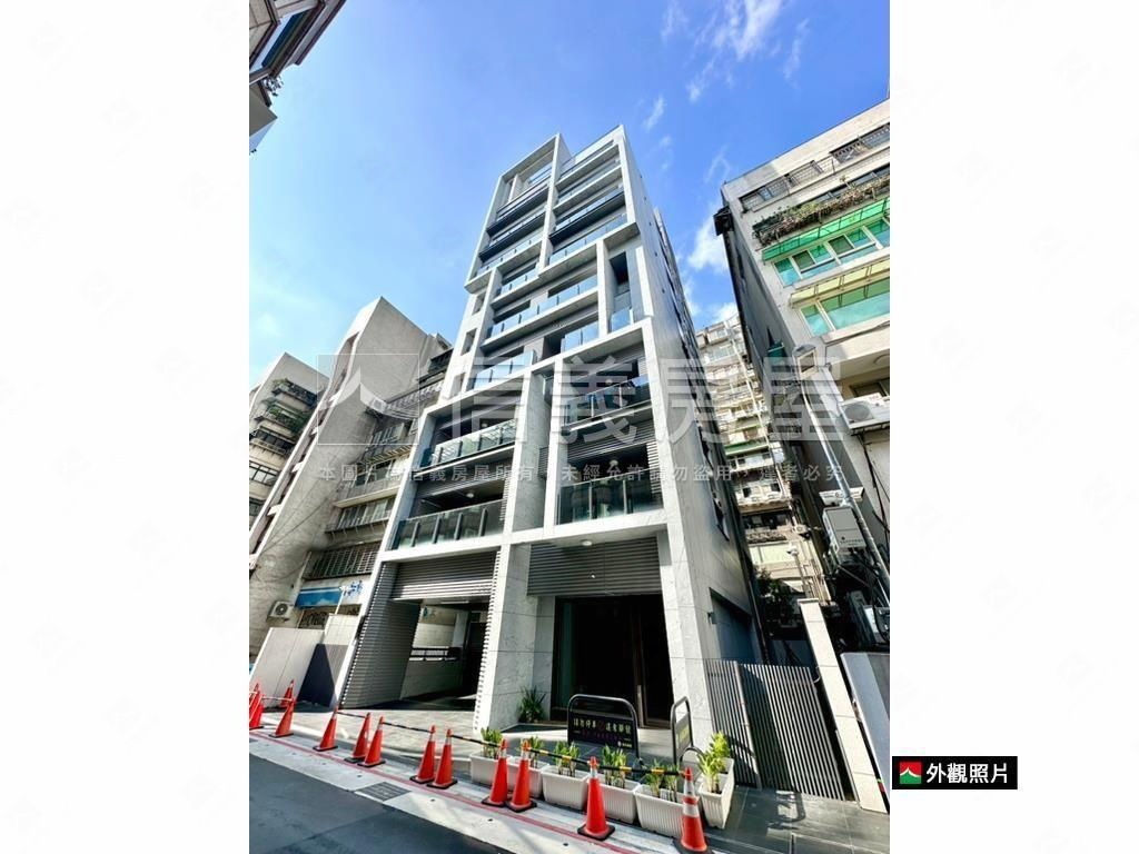 大安名人巷屋齡新３房房屋室內格局與周邊環境