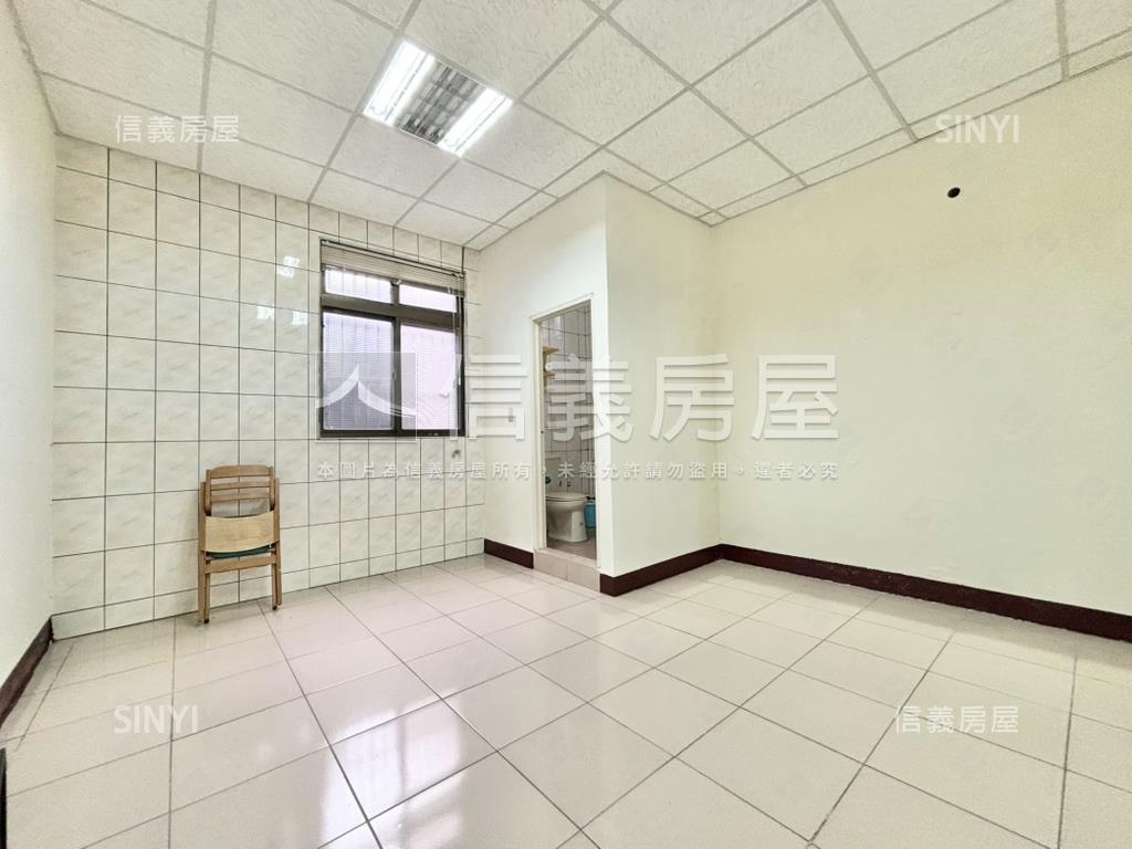 臨馬路＊森林透天房屋室內格局與周邊環境