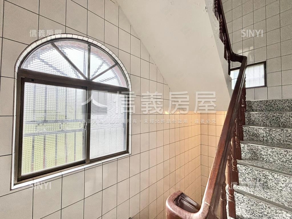 臨馬路＊森林透天房屋室內格局與周邊環境