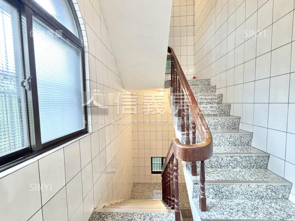 臨馬路＊森林透天房屋室內格局與周邊環境