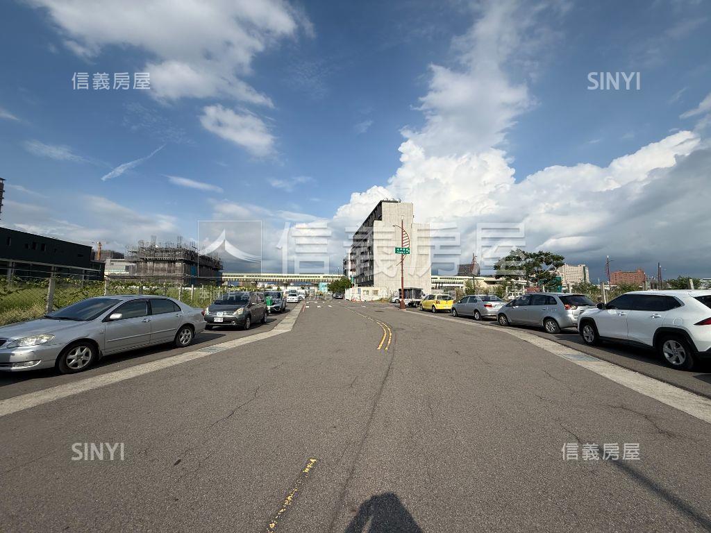 １３期重劃地面寬約２０米房屋室內格局與周邊環境