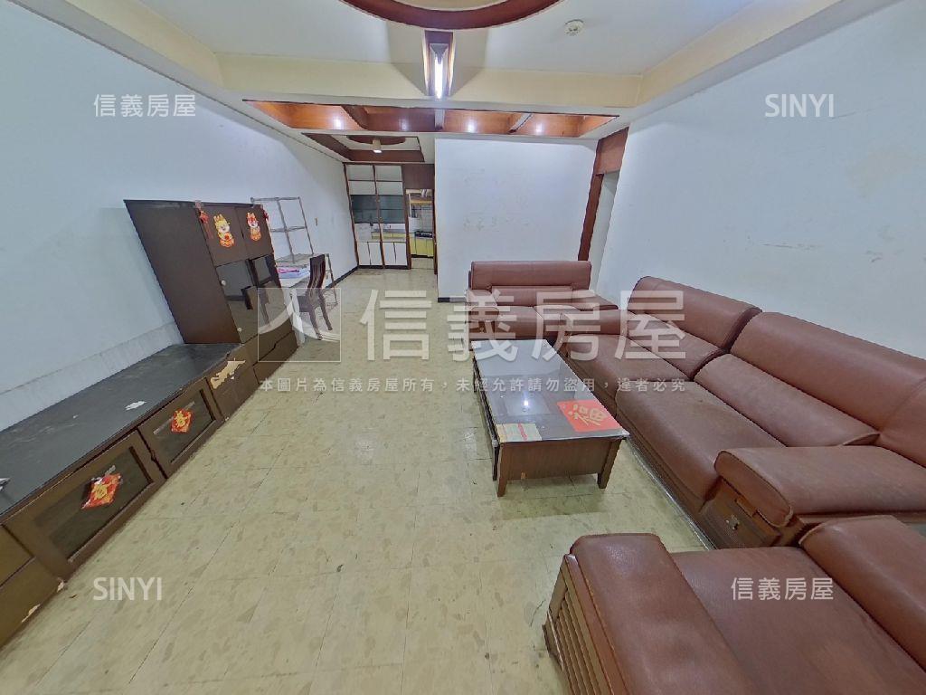 榮星花園黃金二樓房屋室內格局與周邊環境