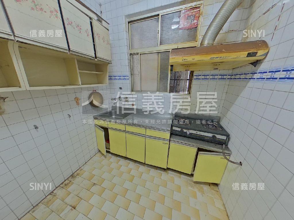 榮星花園黃金二樓房屋室內格局與周邊環境