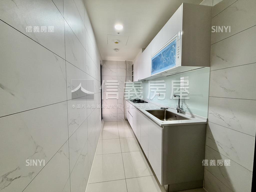 中興匯☆露臺兩房平面車位房屋室內格局與周邊環境