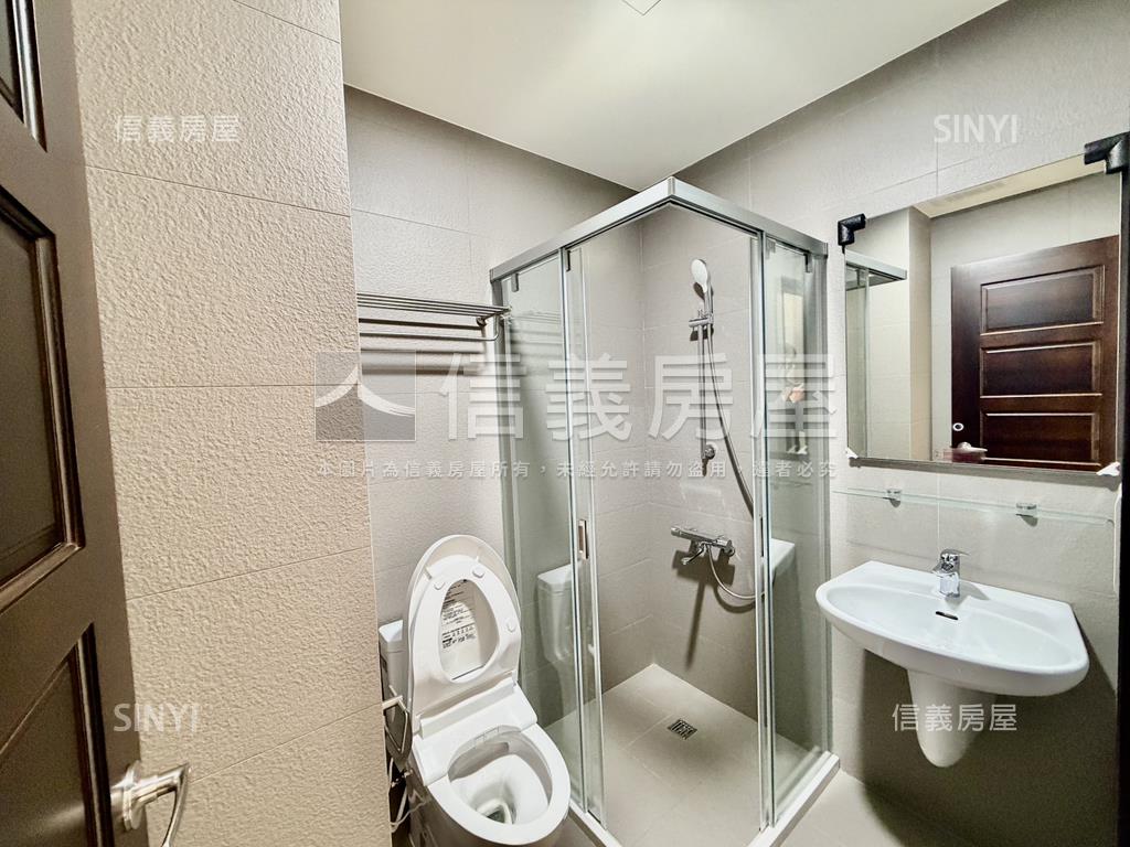 中興匯☆露臺兩房平面車位房屋室內格局與周邊環境