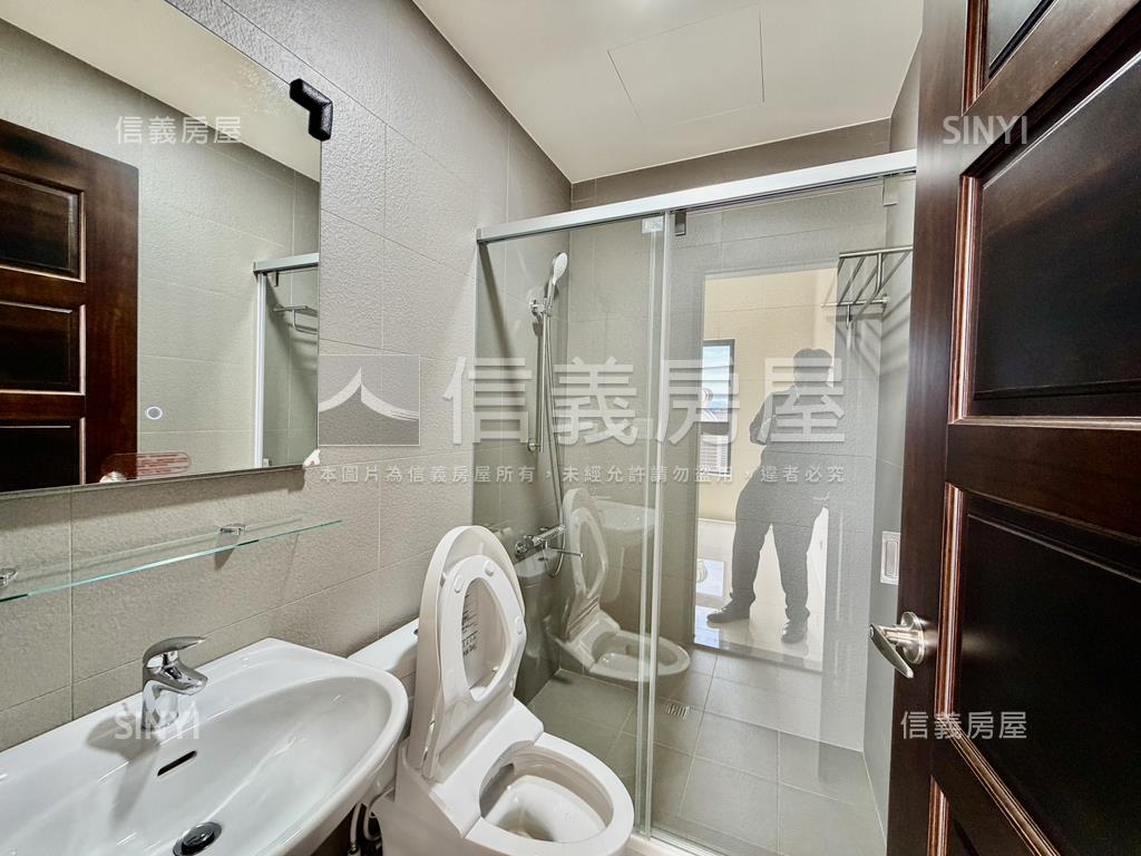 中興匯☆露臺兩房平面車位房屋室內格局與周邊環境