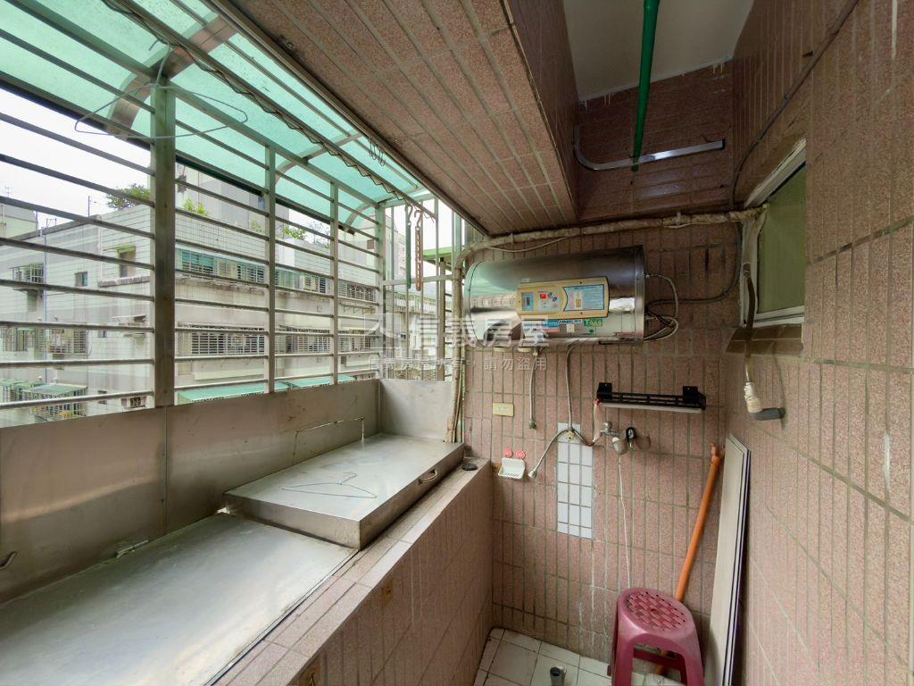 低總小資精裝電梯套房房屋室內格局與周邊環境