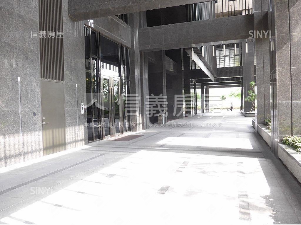 Ｃ棟鋼骨高樓新富邑視野佳房屋室內格局與周邊環境