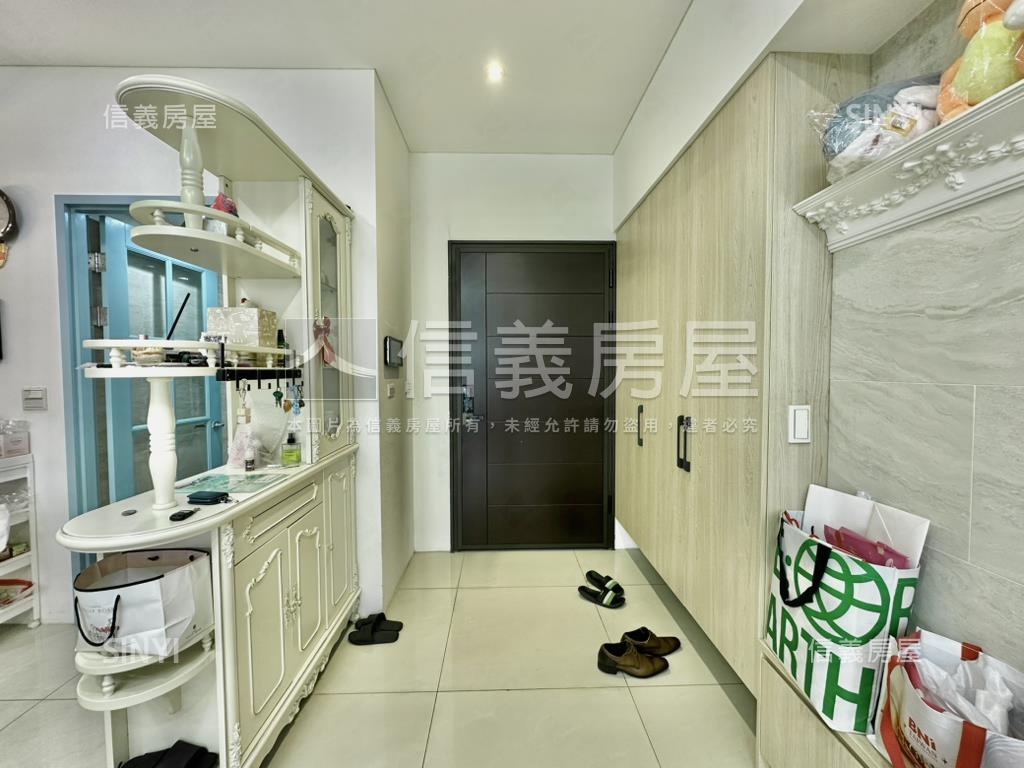 時光織錦高樓柱邊平面車位房屋室內格局與周邊環境