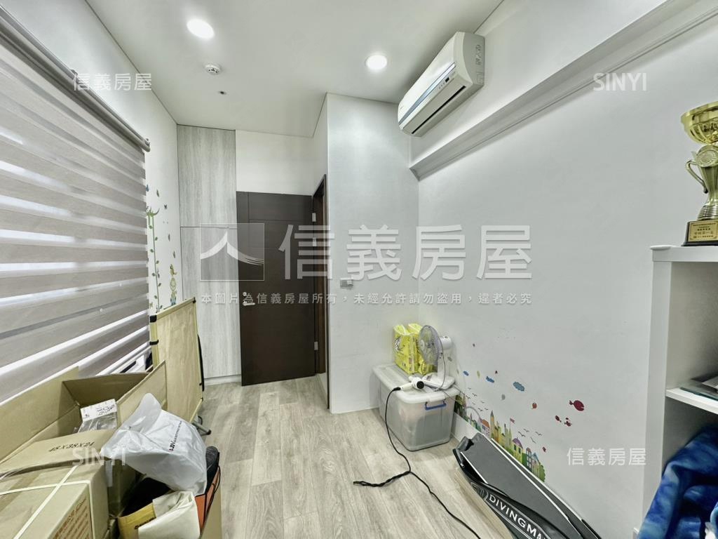 時光織錦高樓柱邊平面車位房屋室內格局與周邊環境