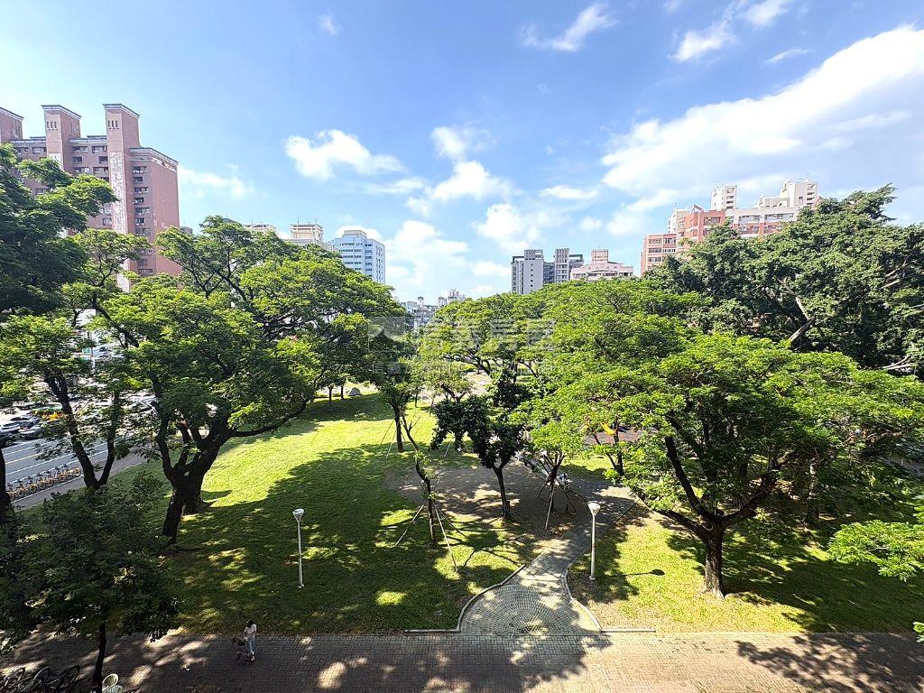 公園首排質感大兩房房屋室內格局與周邊環境