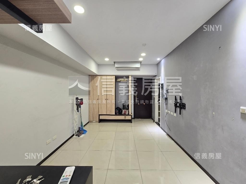 板橋裝潢兩房平面車位房屋室內格局與周邊環境