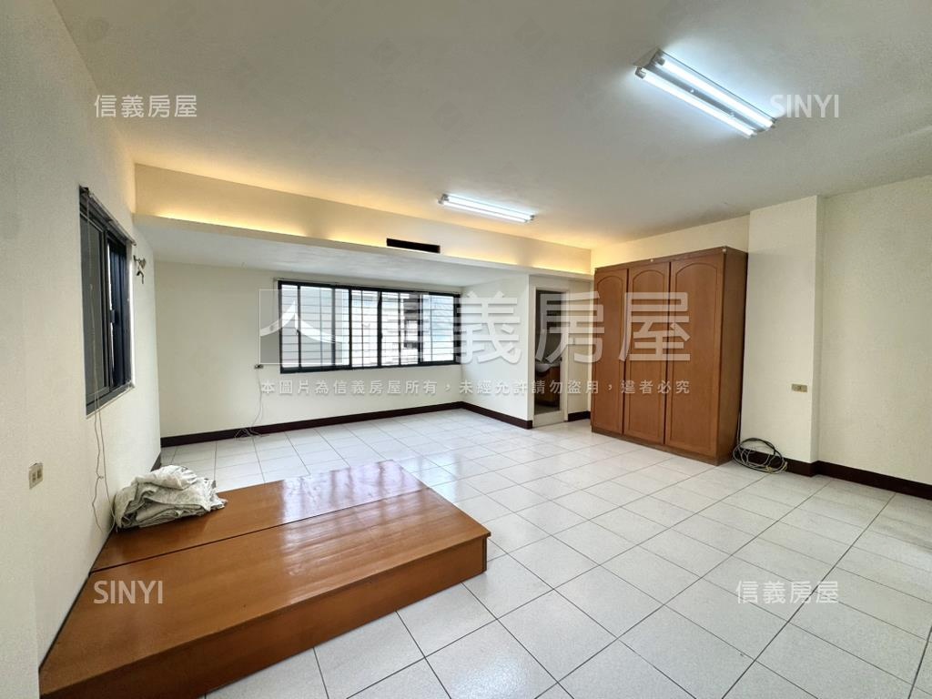 北屯松山街大面寬透天房屋室內格局與周邊環境