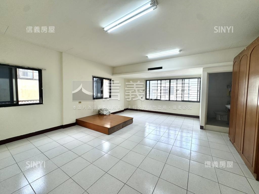 北屯松山街大面寬透天房屋室內格局與周邊環境