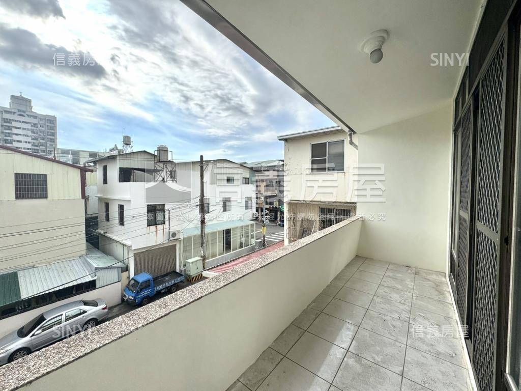 北屯松山街大面寬透天房屋室內格局與周邊環境
