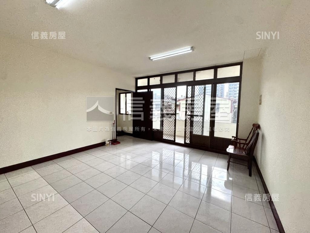 北屯松山街大面寬透天房屋室內格局與周邊環境