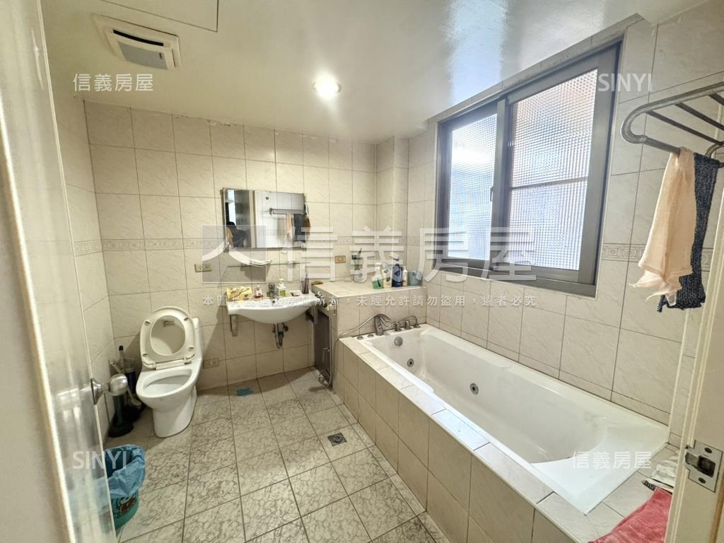 北屯松山街大面寬透天房屋室內格局與周邊環境