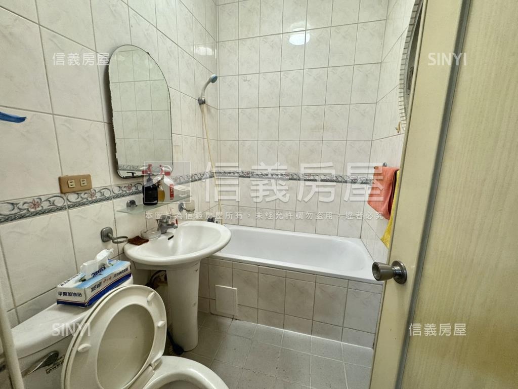 北屯松山街大面寬透天房屋室內格局與周邊環境
