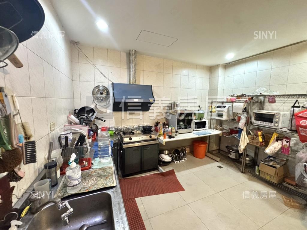 北屯松山街大面寬透天房屋室內格局與周邊環境