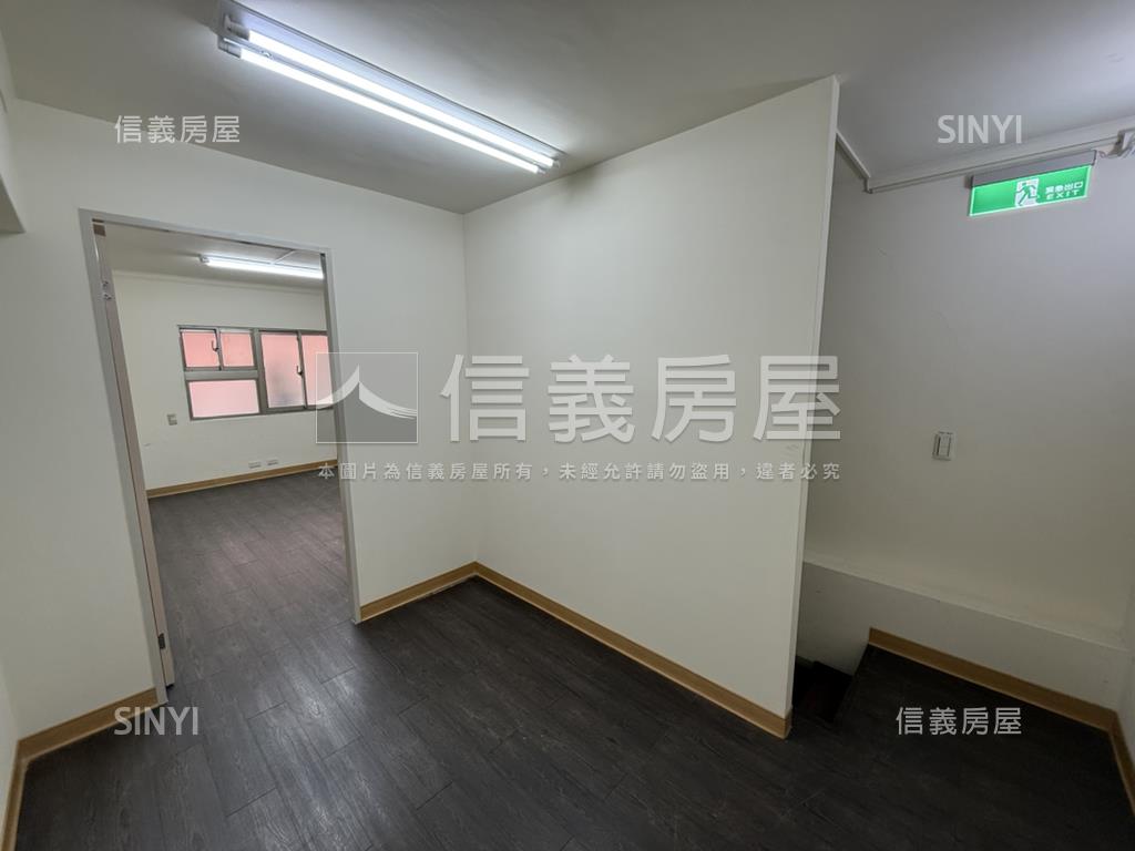 國泰博苑８米大面寬店面房屋室內格局與周邊環境