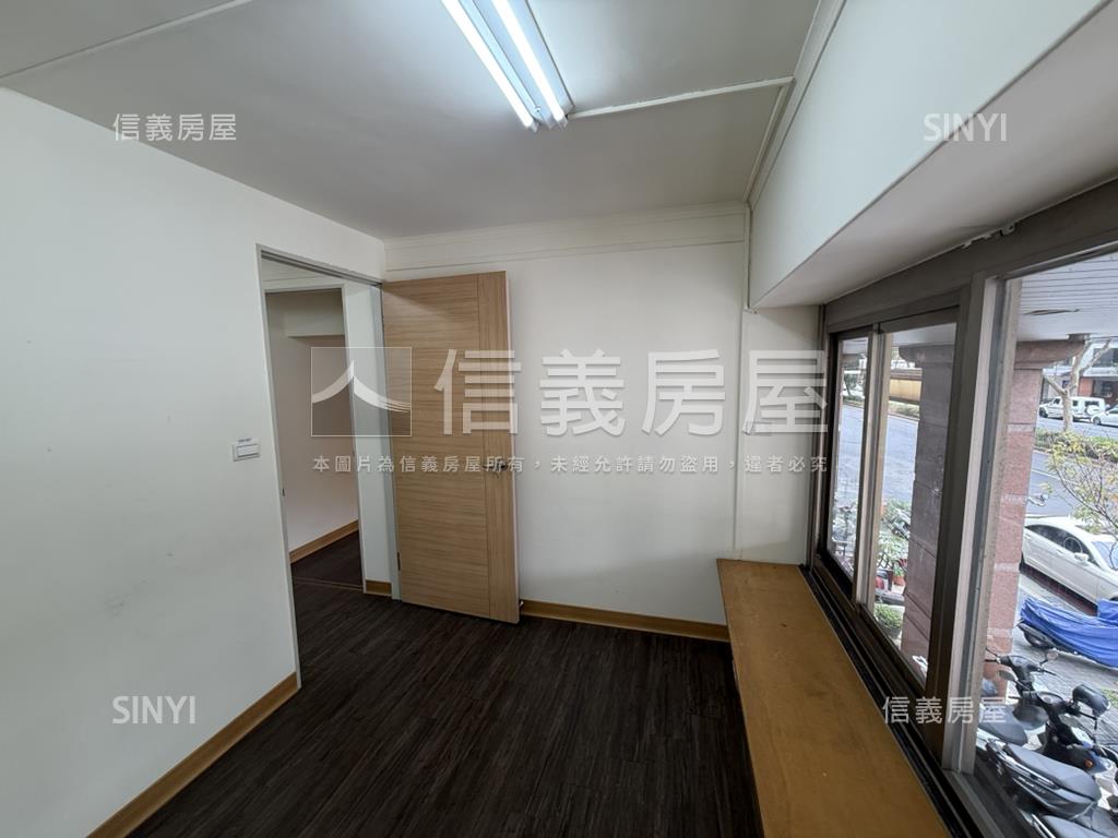 國泰博苑８米大面寬店面房屋室內格局與周邊環境